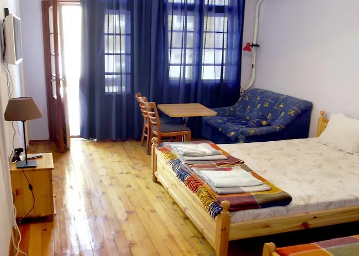 ハロー ゲストハウス *